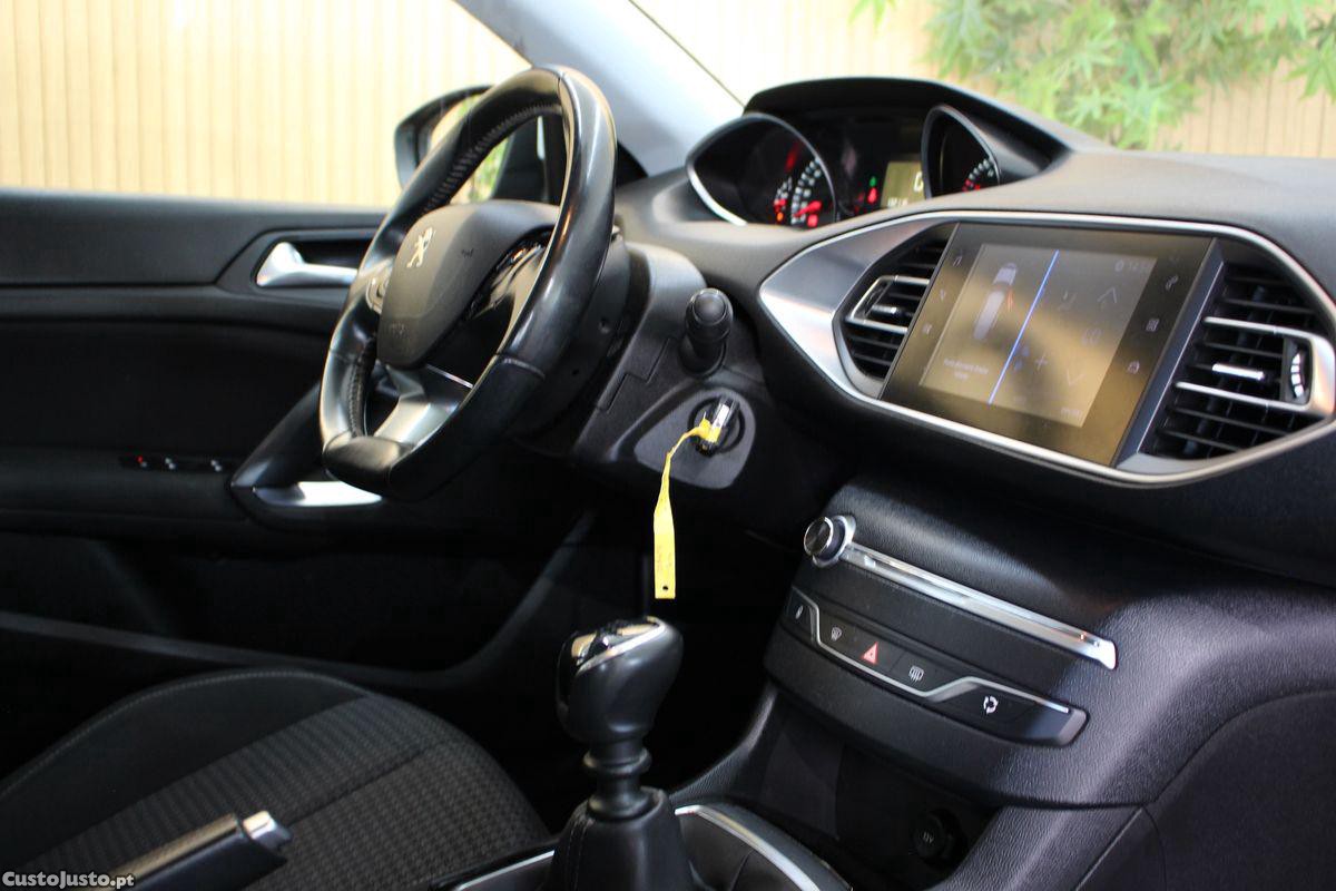 Peugeot 308 1.5 BlueHDi Active Pack — fotografia 3