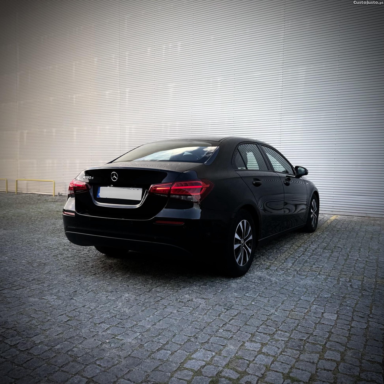 Mercedes-Benz A 180 Limousine d Style Auto — fotografia 8