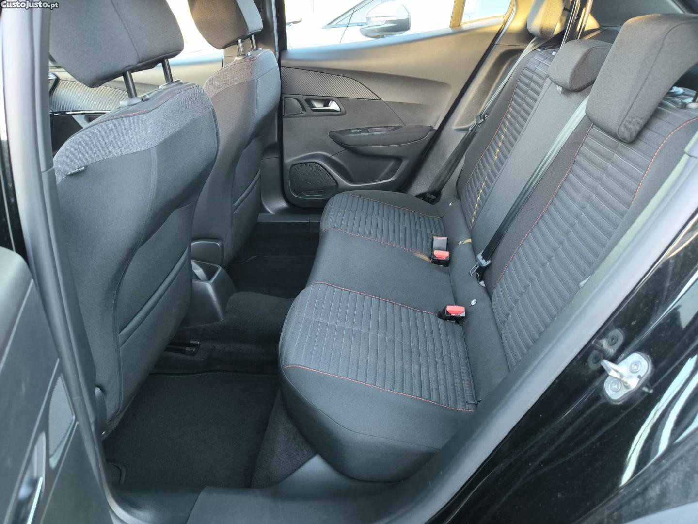Peugeot 2008 1.5 BlueHDi Active Pack — fotografia 2