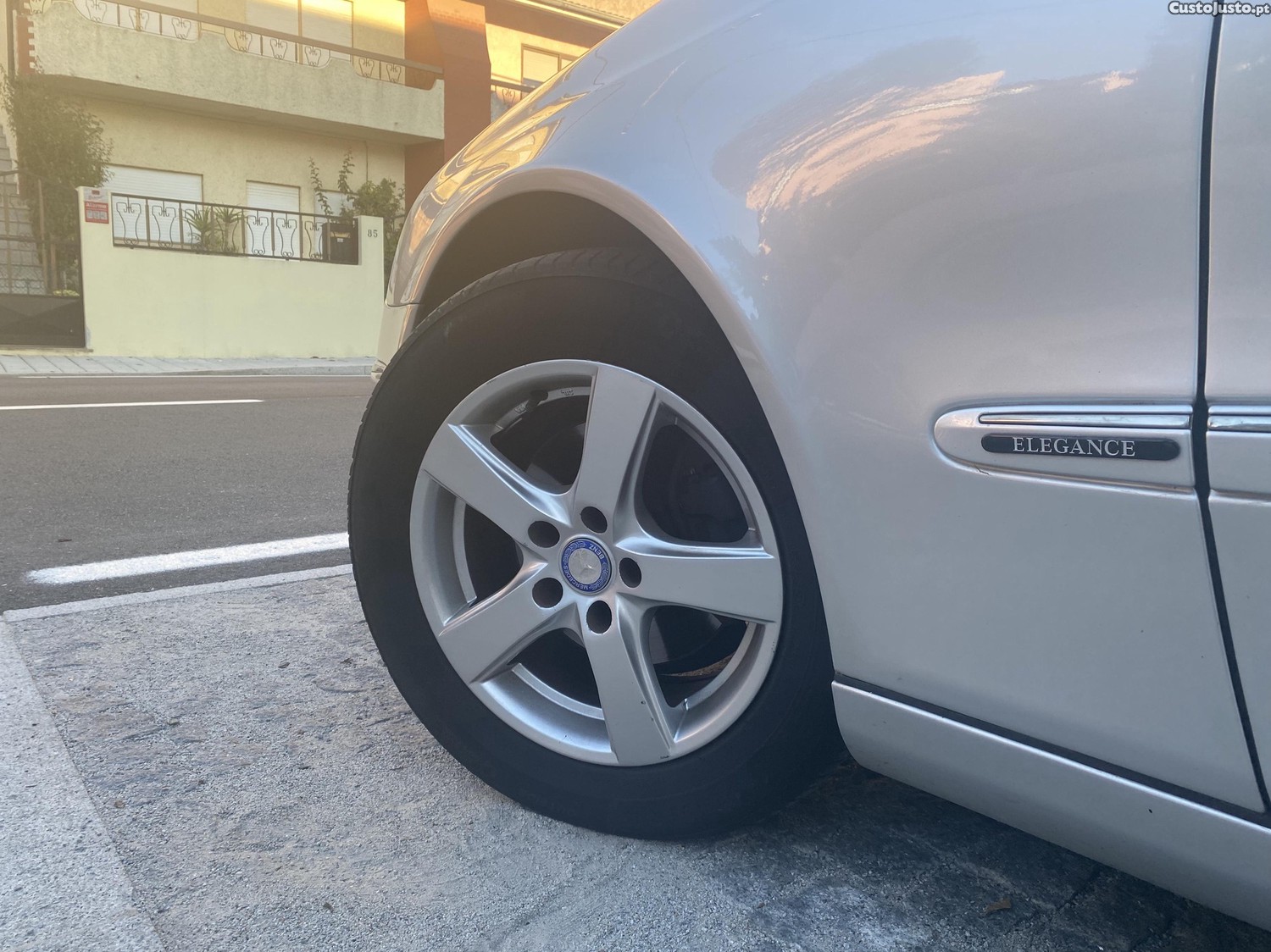 Mercedes-Benz E 220 Elegance 2.2CDI 150CV  - 03 — photo 4