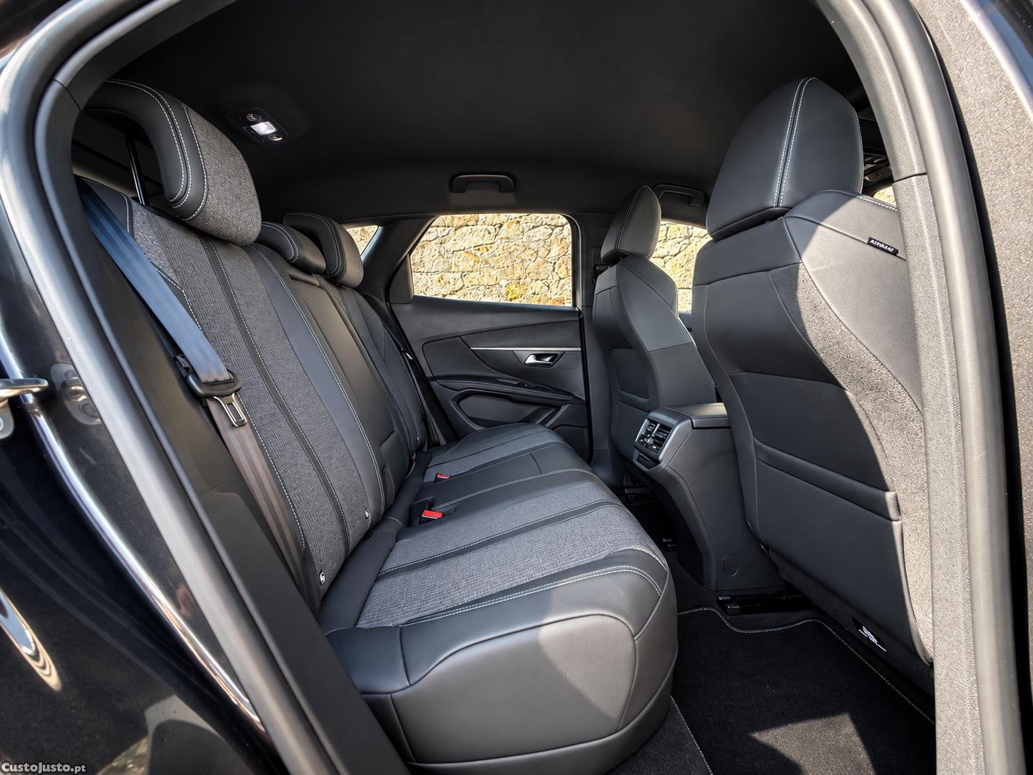 Peugeot 3008 1.6 Hybrid Allure Pack E-EAT8 — fotografia 4
