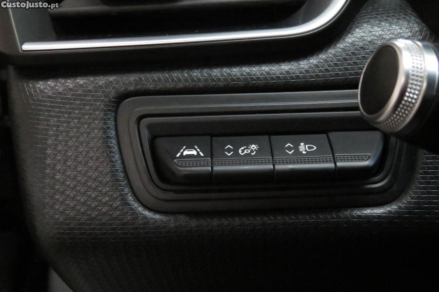Renault Clio 1.0 TCe Intens — fotografia 6