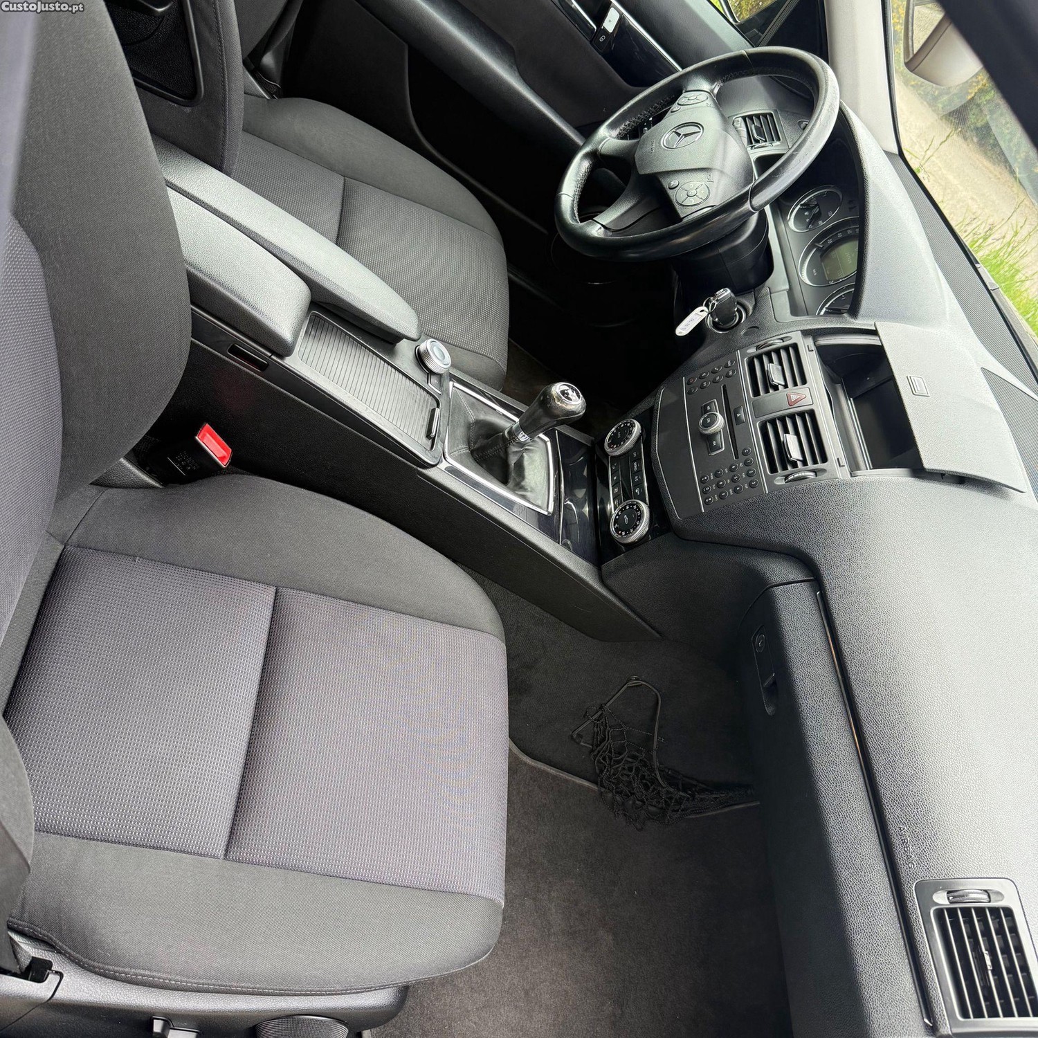 Mercedes-Benz C 220 Avangarde — fotografia 3