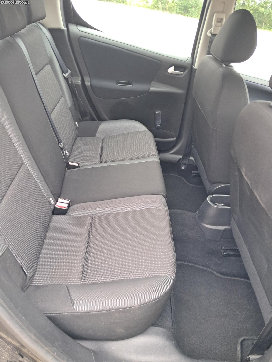 Peugeot 207 1.6 HDi 90cv — fotografia 2