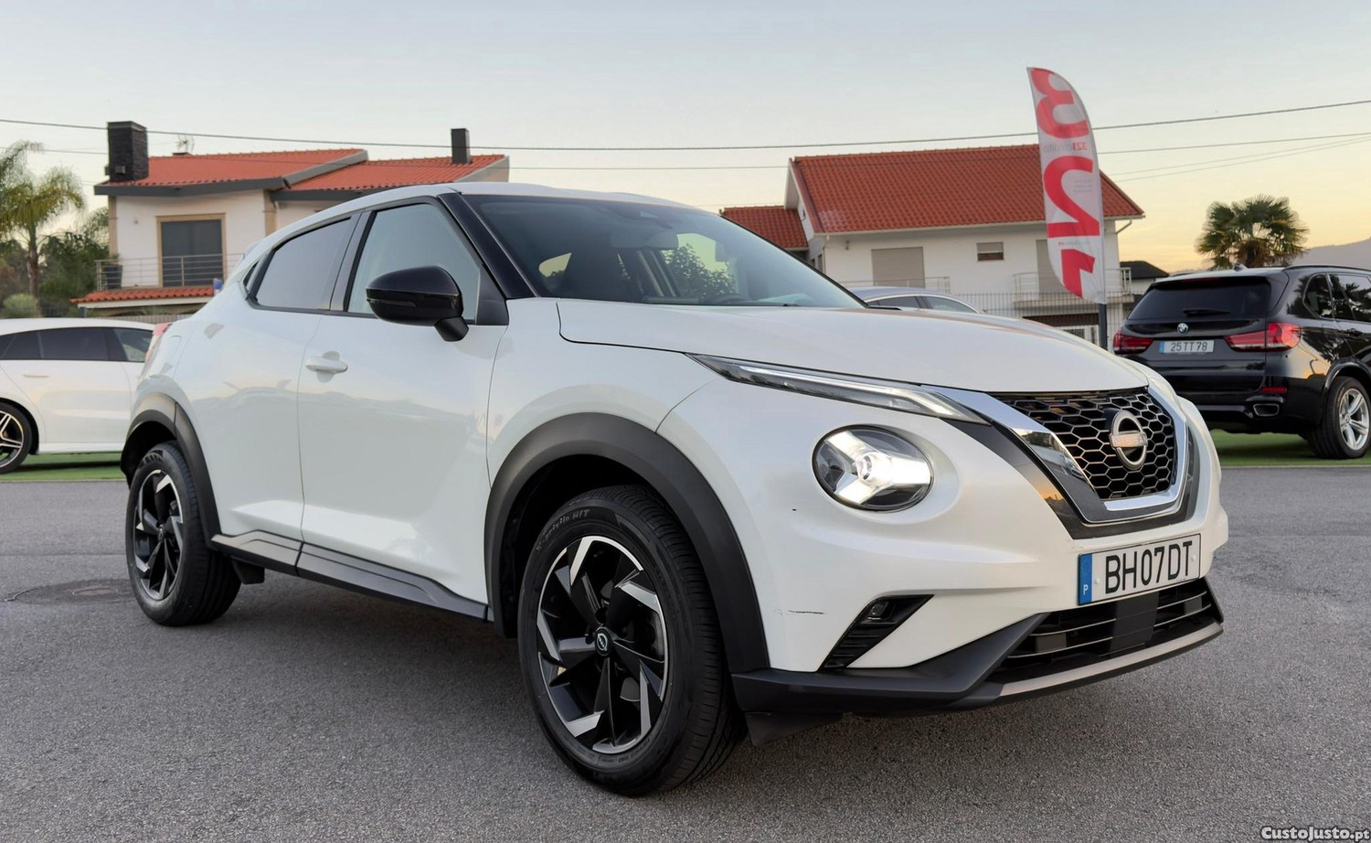 Nissan Juke 1.0 DIG-T N-Connecta - 24 — photo 2