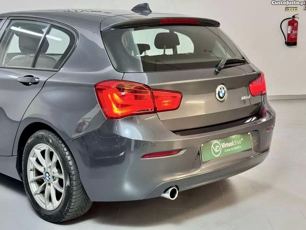 BMW 116 D efficientdynamics — fotografia 10