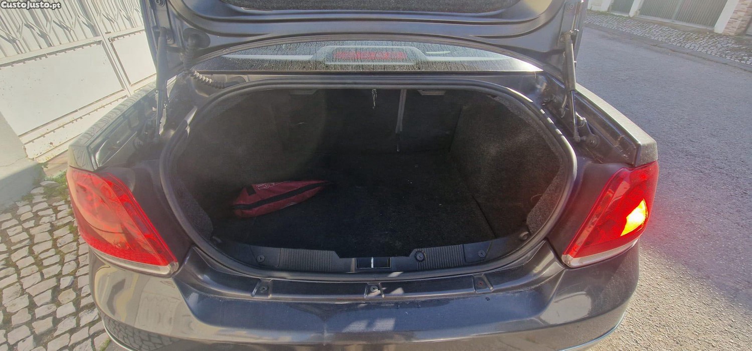 Fiat Linea 1.6 JTD — fotografia 4