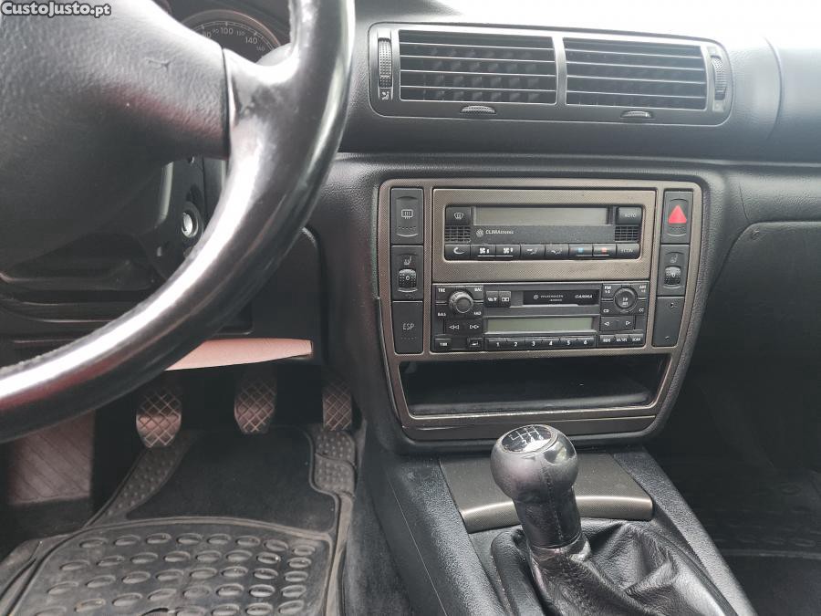 Volkswagen Passat 1.9 TDi Trendline — fotografia 7