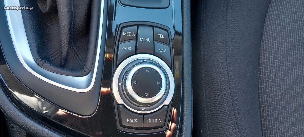 BMW 218 Active Tourer D — fotografia 6
