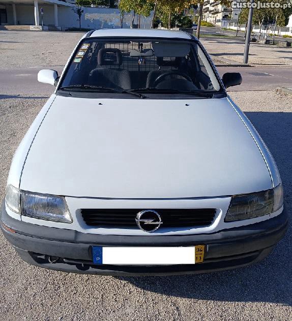 Opel Astra F VAN 1.7 TD — fotografia 4