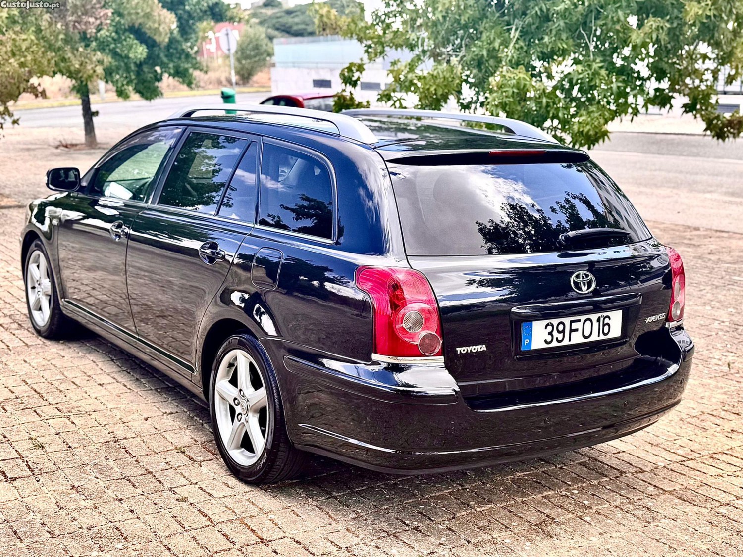 Toyota Avensis 2.2 D4D D-CAT - 08 — photo 3