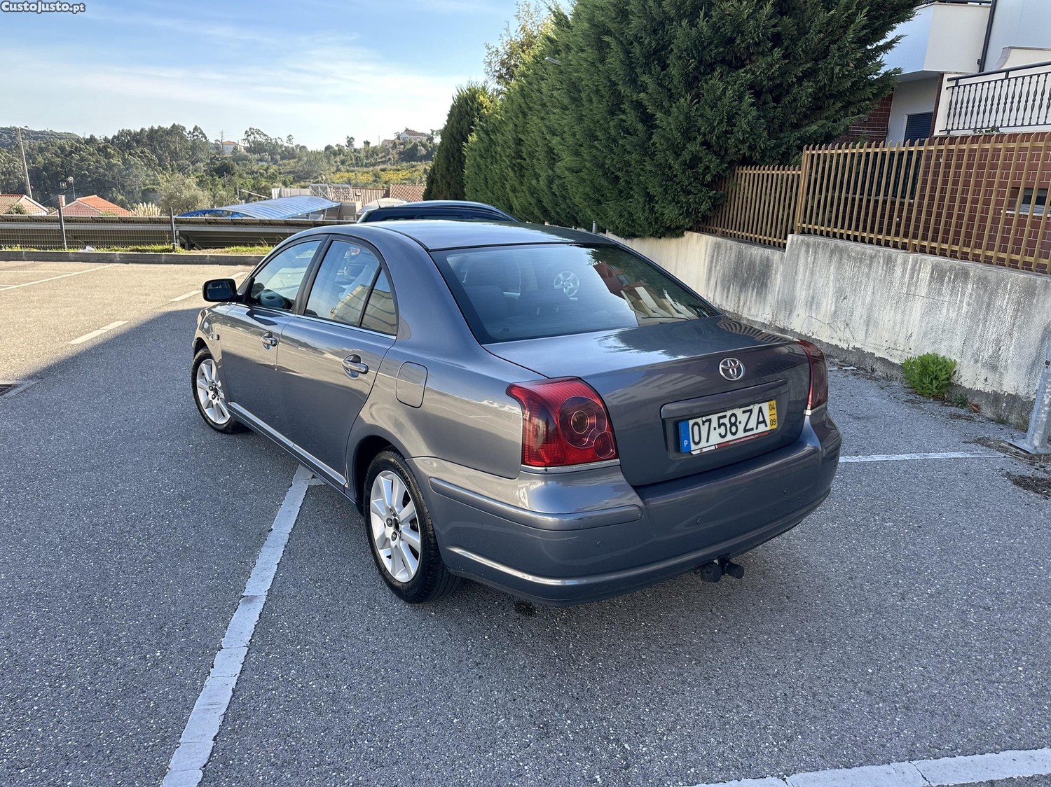Toyota Avensis 2.0 D4D — photo 4