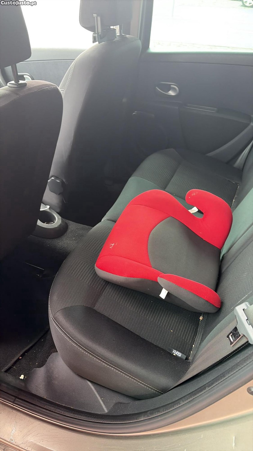 Renault Clio 1.5 - 11 — photo 4