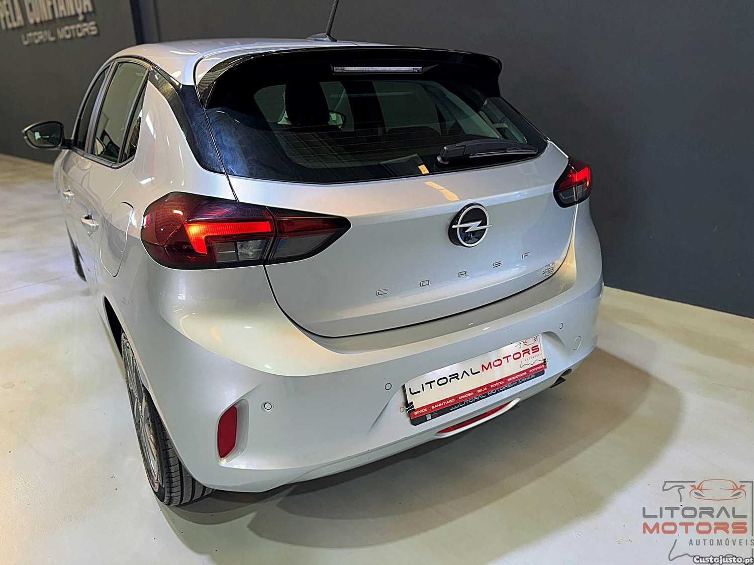 Opel Corsa 1.2 T Elegance Aut. — fotografia 17