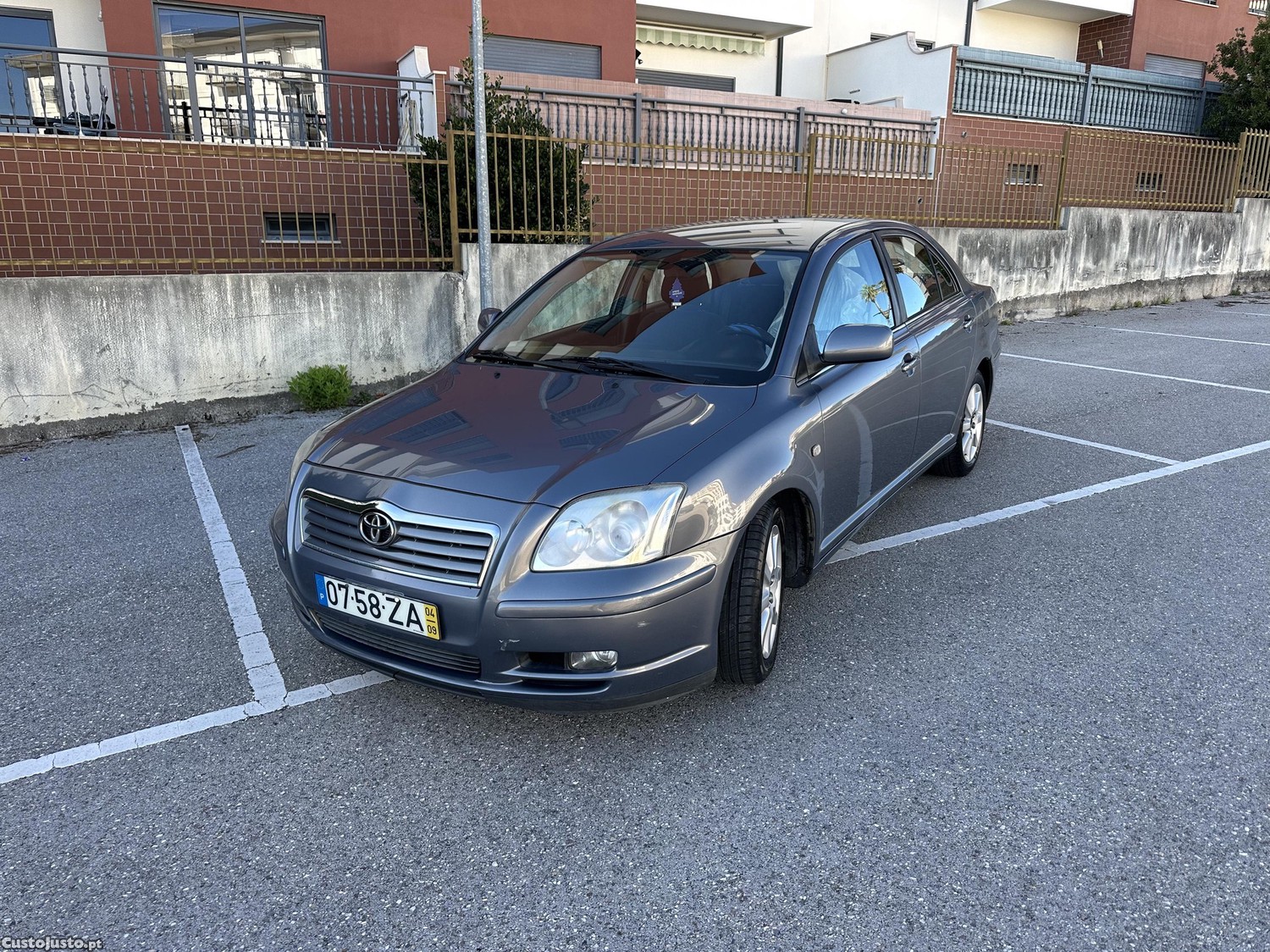 Toyota Avensis 2.0 D4D — photo 2