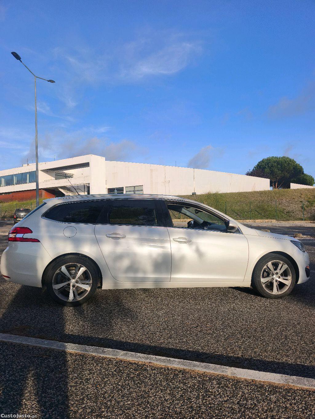 Peugeot 308 SW ALLURE - 14 — photo 3