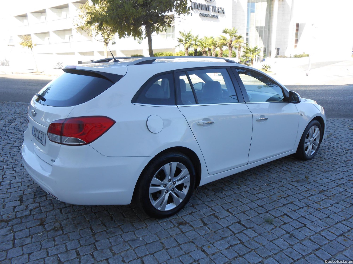 Chevrolet Cruze SW 1.7 VCDI LT - 13 — photo 3