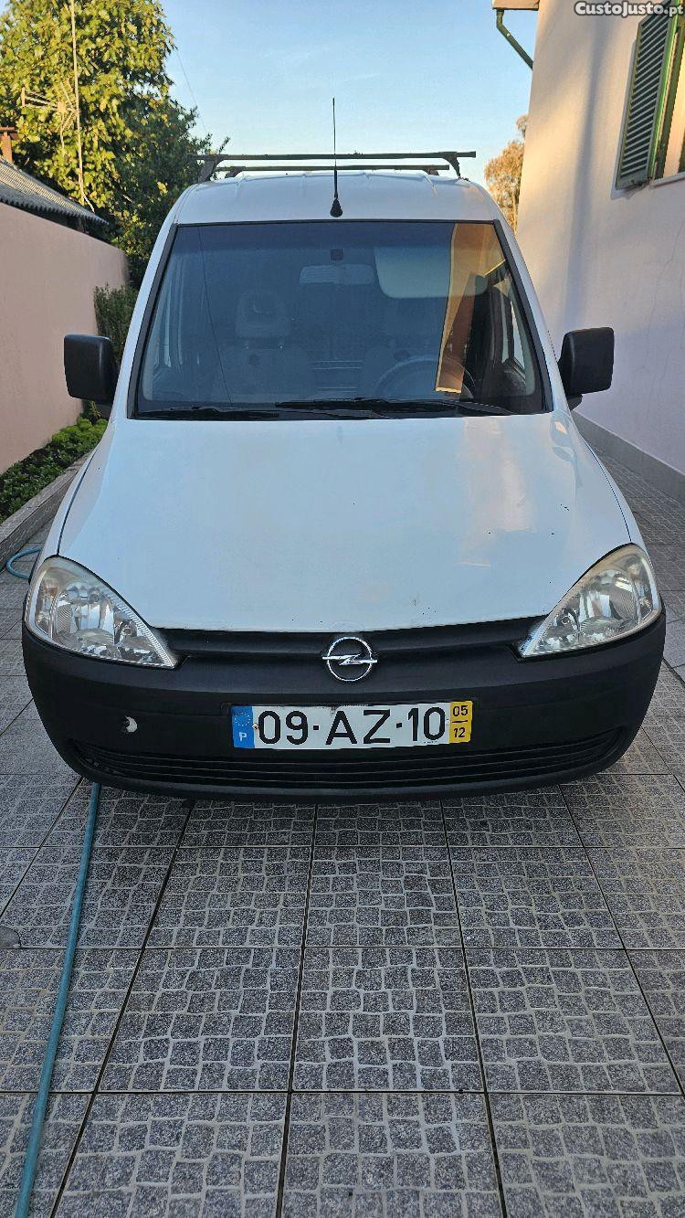 Opel Combo 1.3 cdti - 05 — photo 3