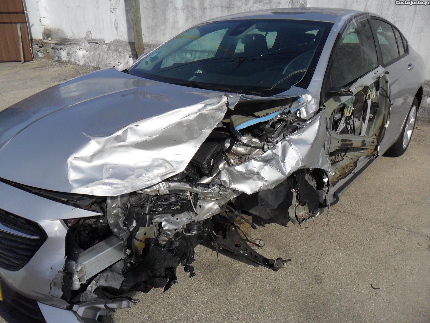 Opel Insignia 1.6 ECOTEC D 110CV - 18 foto 2