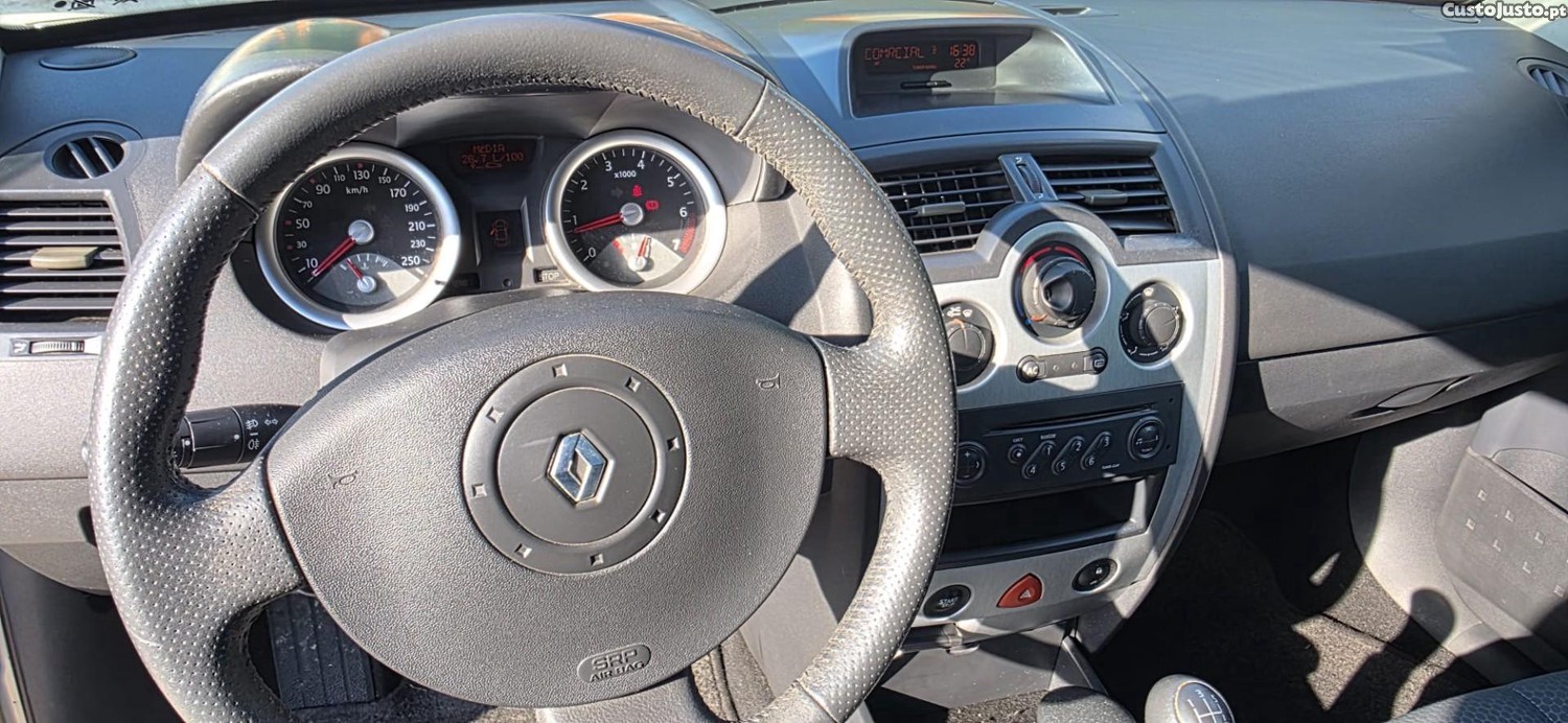 Renault Mégane 1.6 16V Dynamique — fotografia 5