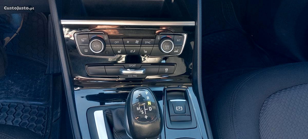 BMW 218 Active Tourer D — fotografia 3