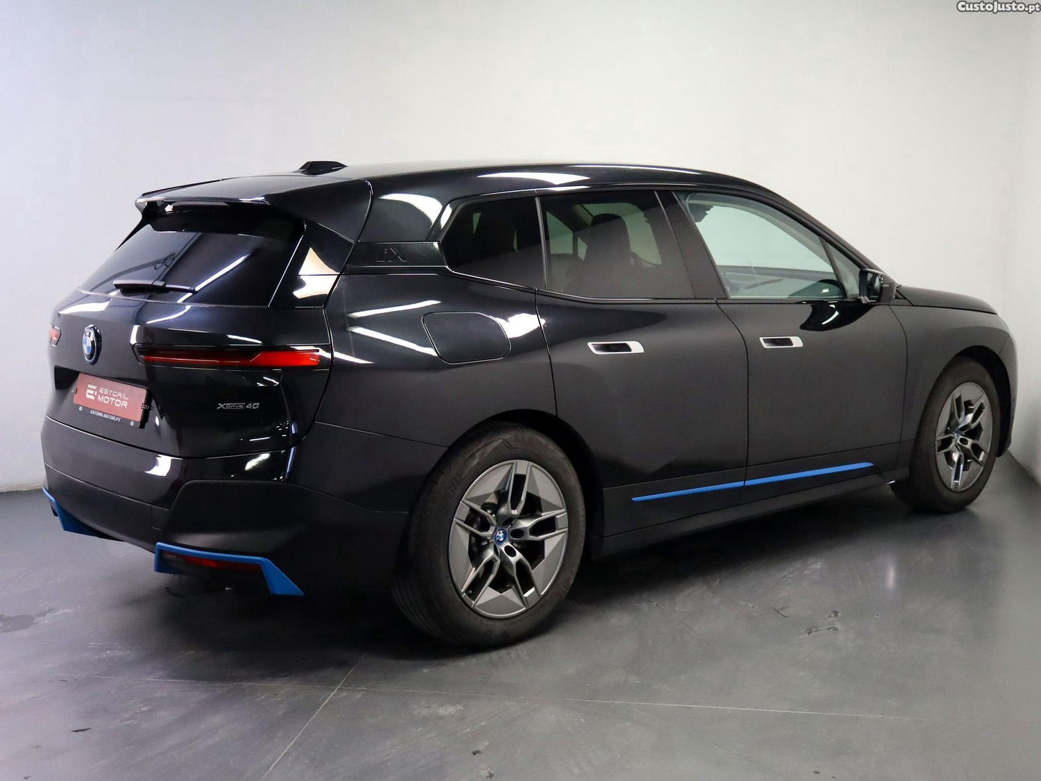 BMW iX xDrive 40 - 22 — photo 3