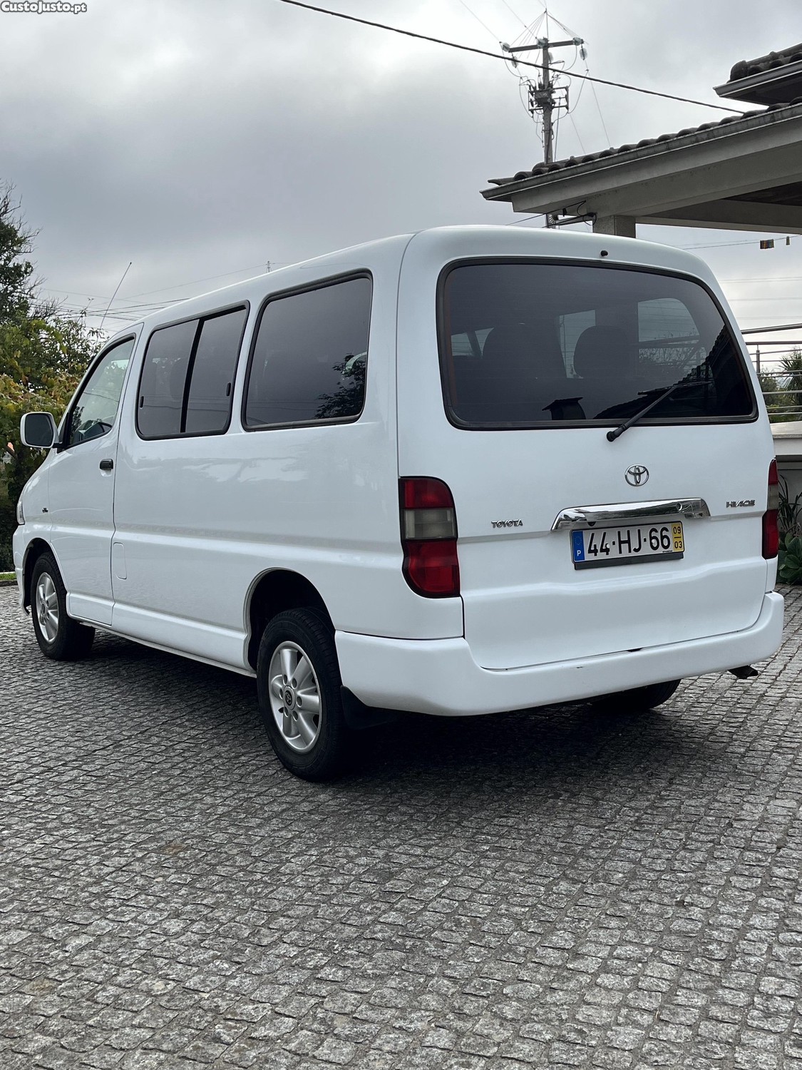 Toyota HiAce Toyota HiAce 2.5 D-4D 9 Lugares  - 09 — photo 2