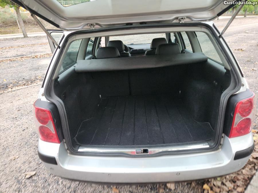 Volkswagen Passat 1.9 TDi Trendline — fotografia 3