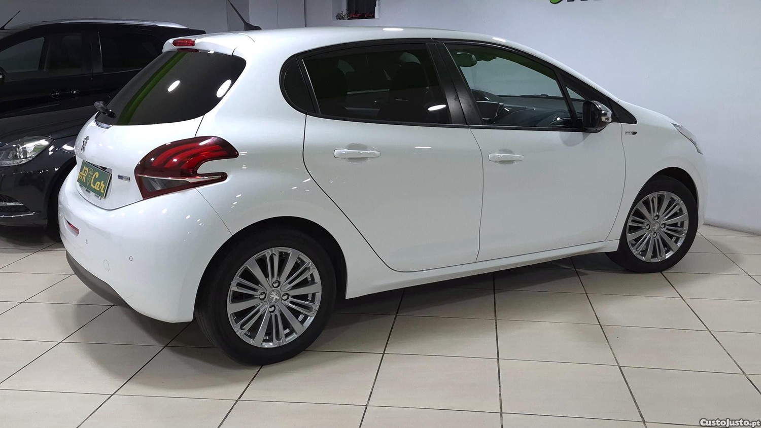 Peugeot 208 1.2i Apenas 80Mil kms - 17 — photo 3
