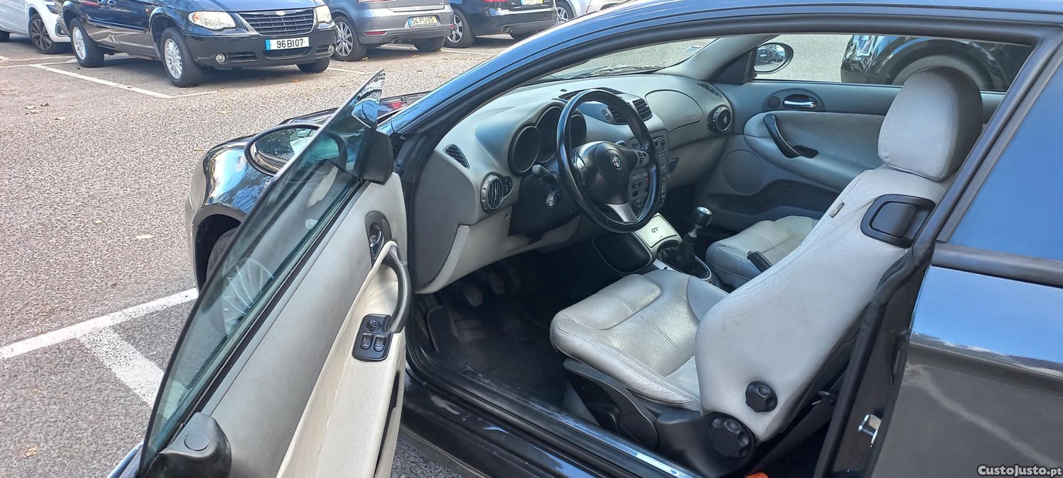 Alfa Romeo GT 1.9 jtd m - 04 — photo 4