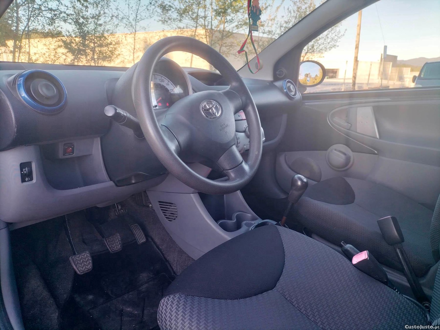 Toyota Aygo 1.0 VVTI — fotografia 7