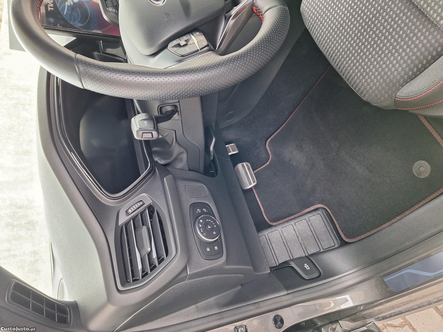 Ford Focus 1.0 155cv automático s-Line - 24 — photo 4