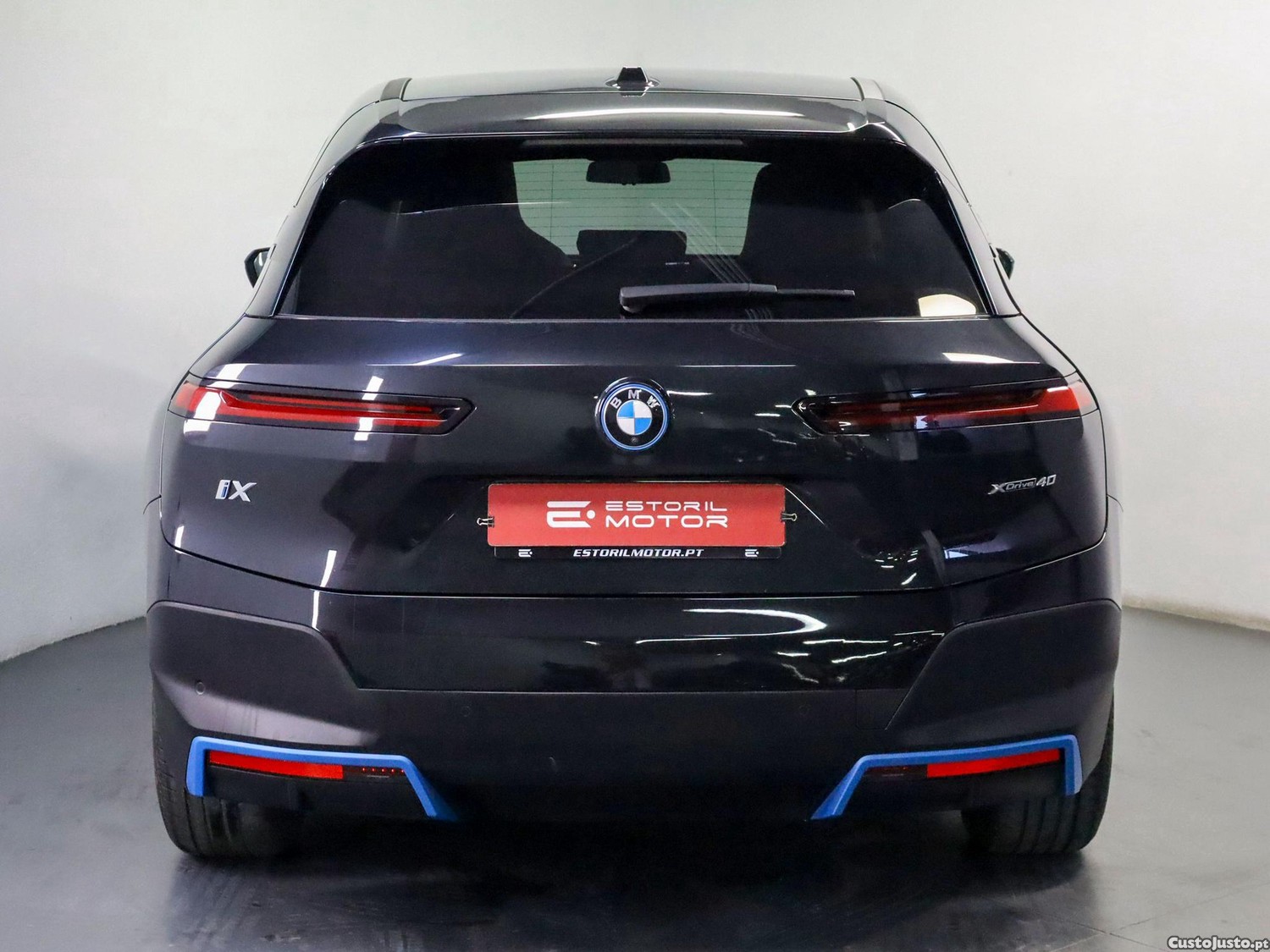 BMW iX xDrive 40 - 22 — photo 4