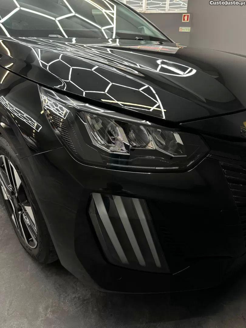 Peugeot 208 1.2 allure — fotografia 11