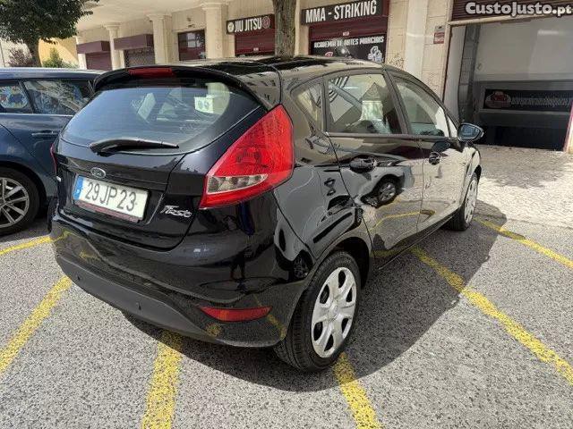 Ford Fiesta 1.4 tdci — fotografia 10