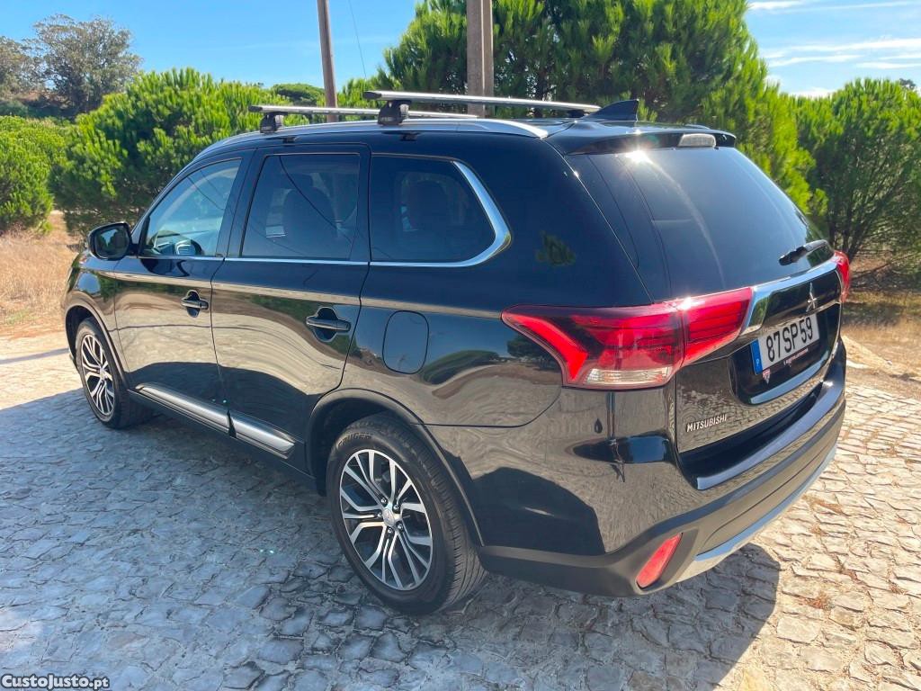 Mitsubishi Outlander 2.2 DI-D Instyle 7 Lugares - 17 — photo 4