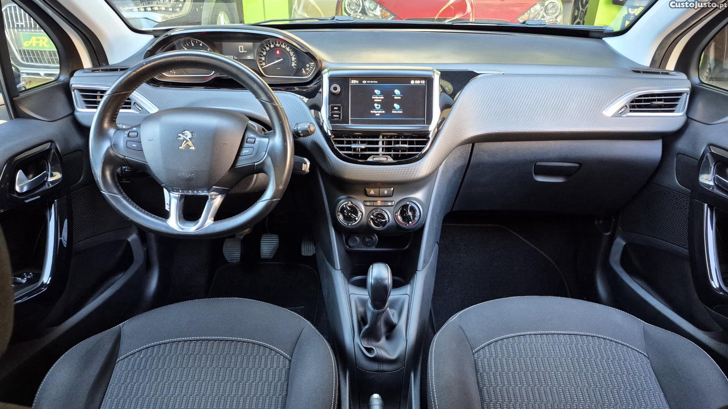 Peugeot 208 1.2i Apenas 80Mil kms - 17 — photo 5