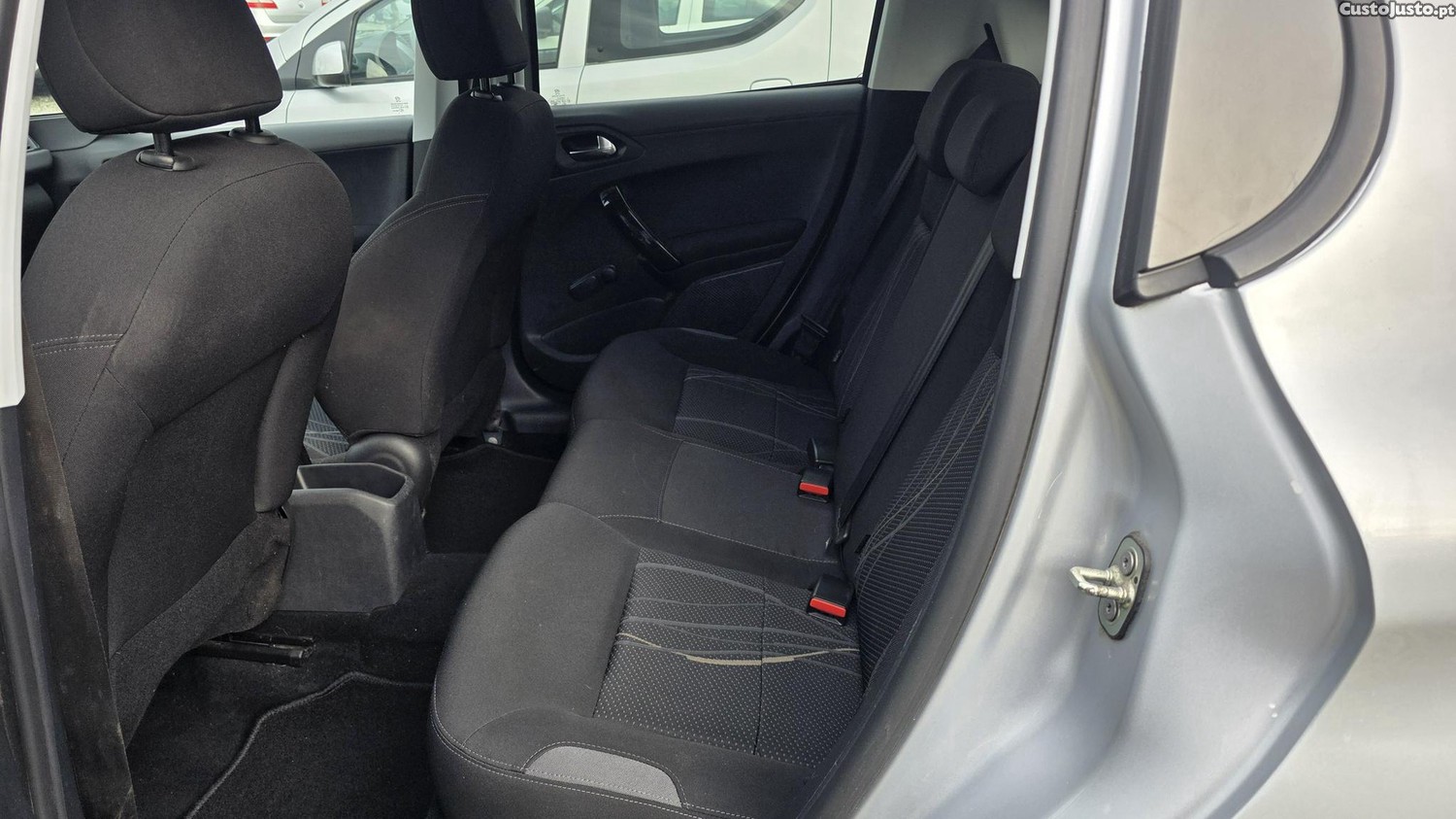 Peugeot 208 1.0 VTi 68cv — fotografia 6