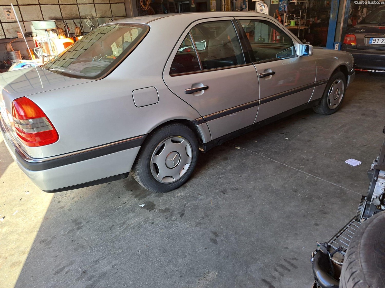 Mercedes-Benz C 220 220 — photo 2