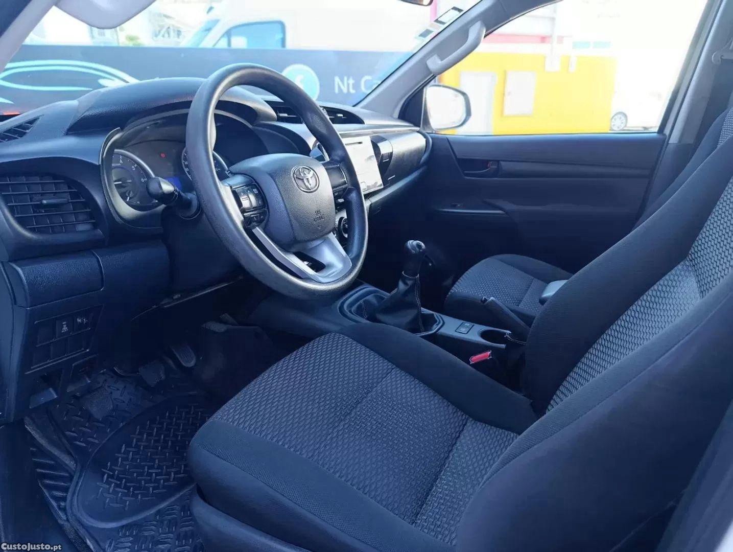 Toyota Hilux 2.4 d-4d 4wd cd chv — fotografia 6