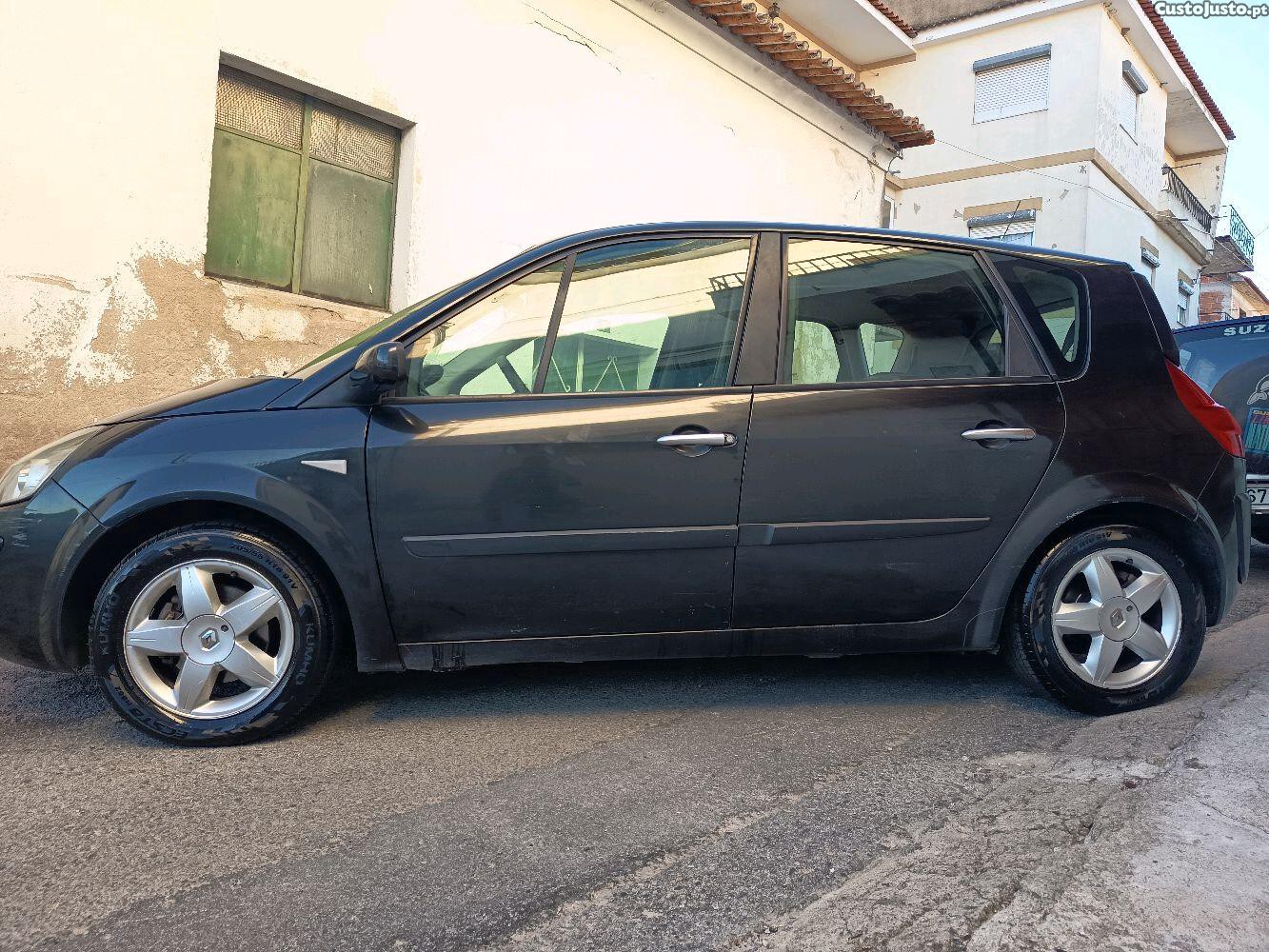 Renault Scénic Dynamique S - 08 — photo 5