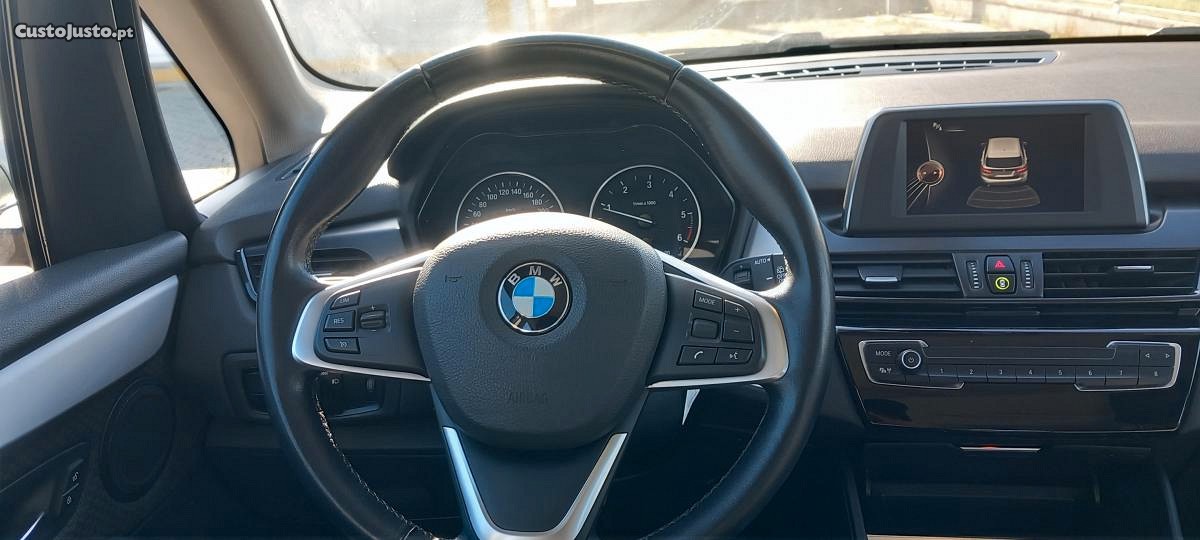 BMW 218 Active Tourer D — fotografia 8