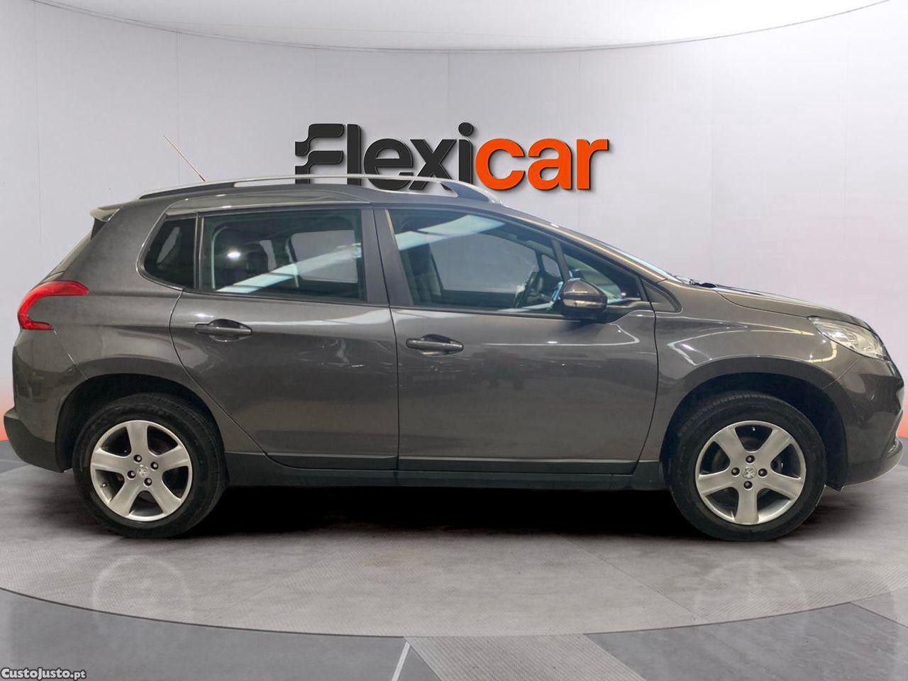 Peugeot 2008 1.2 PureTech Active - 16 — photo 4