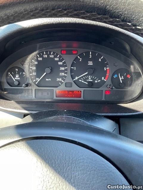 BMW 318 COMPACT — fotografia 3