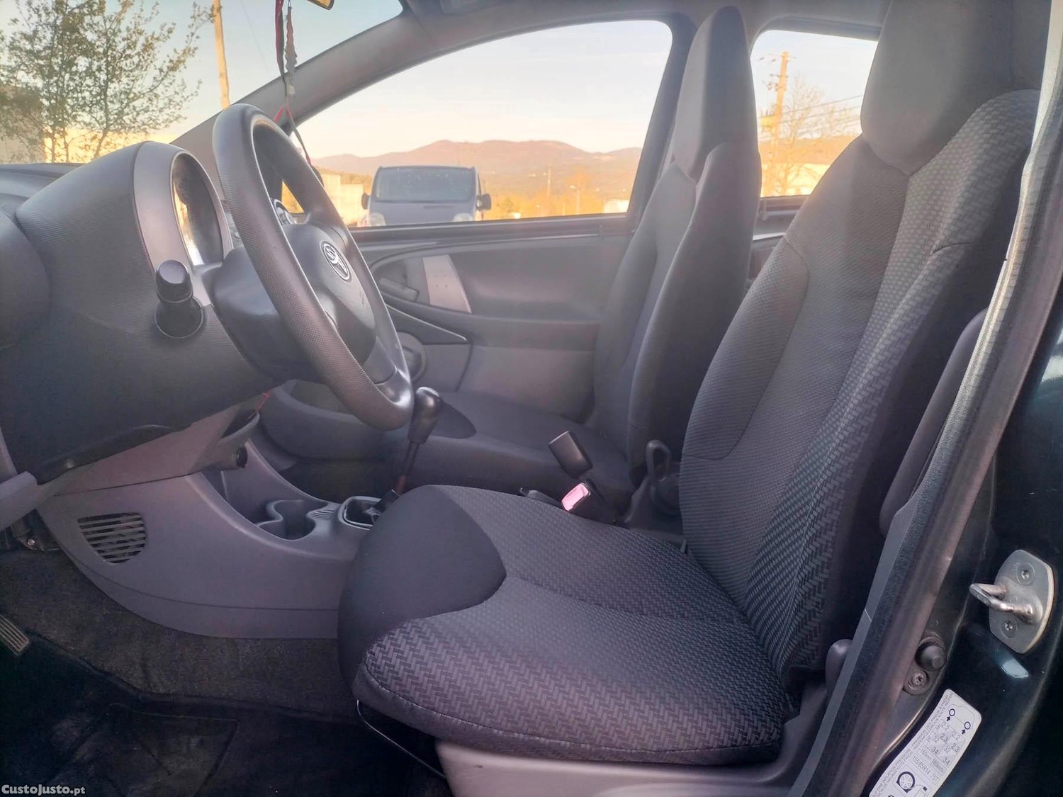 Toyota Aygo 1.0 VVTI — fotografia 5