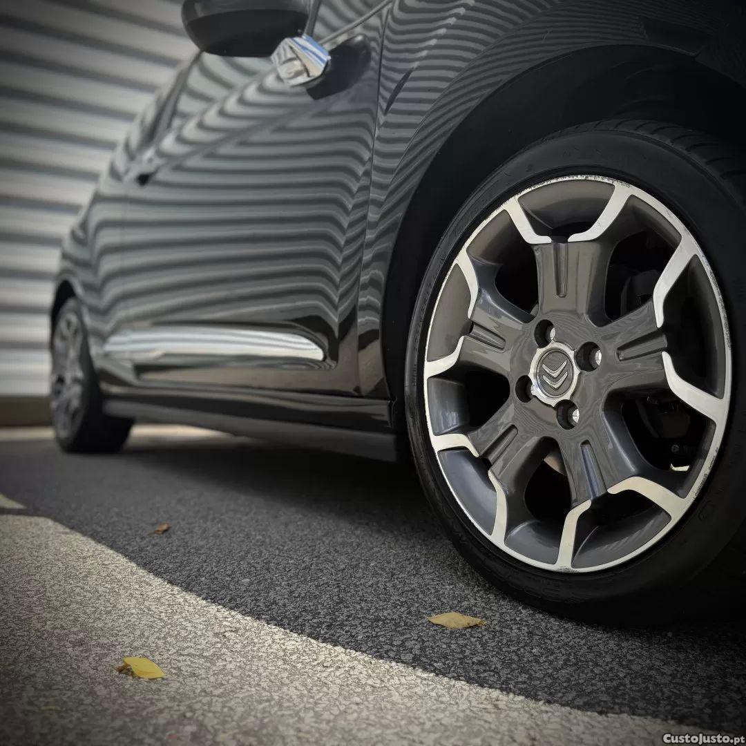 DS DS 3 E-hdi 115 sportchic cabrio - 14 — photo 2