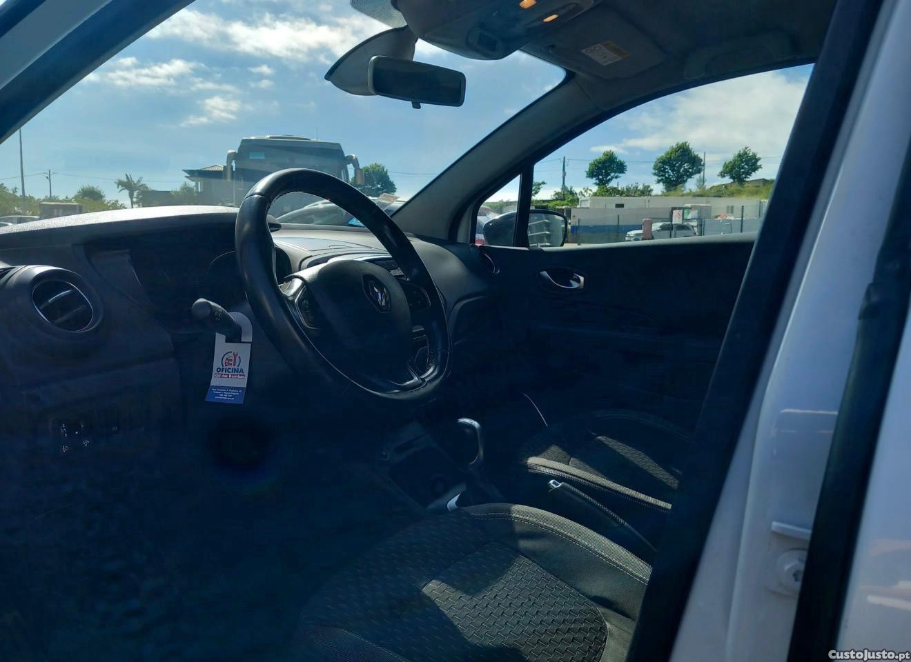 Renault Captur 1.2 TC - 18 — photo 5