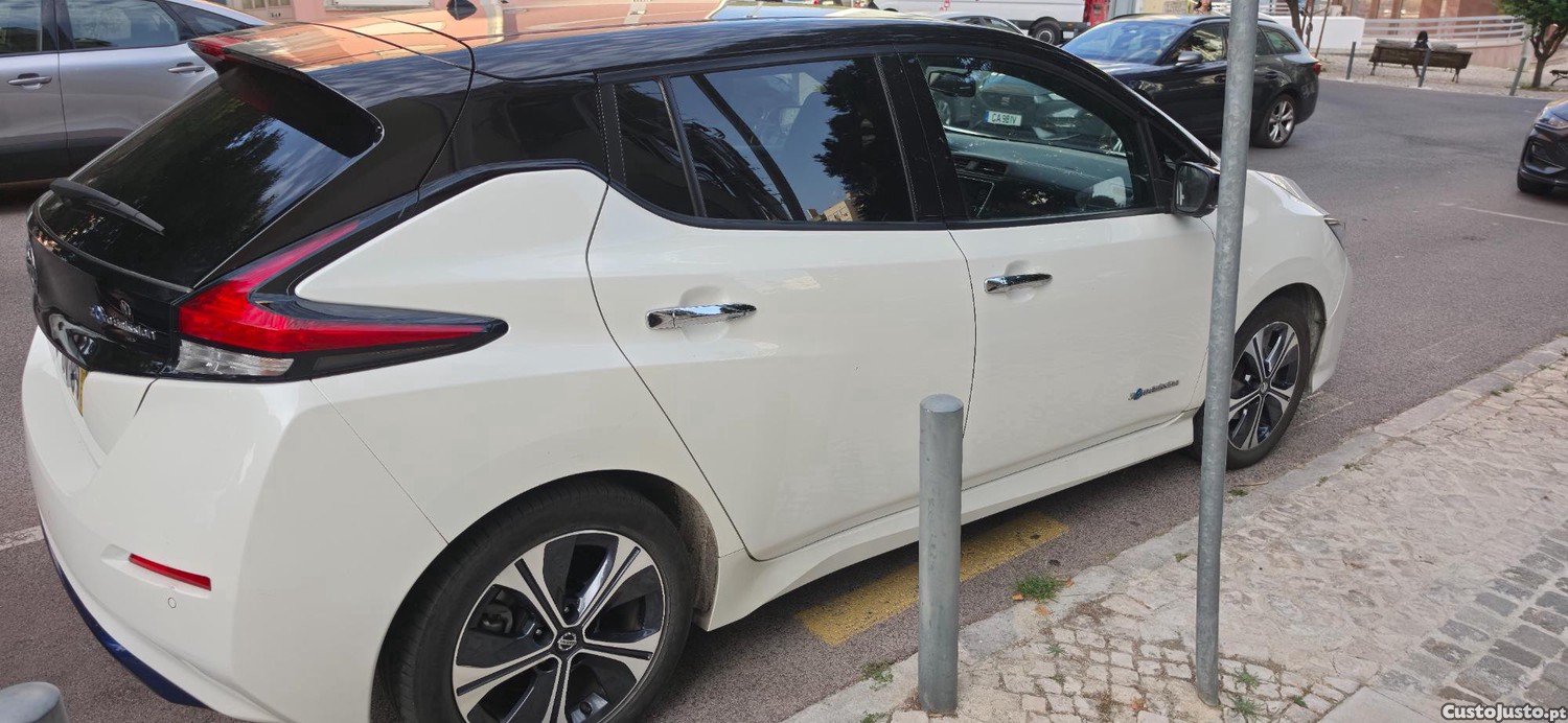 Nissan Leaf N-Connecta 40Kw — fotografia 3