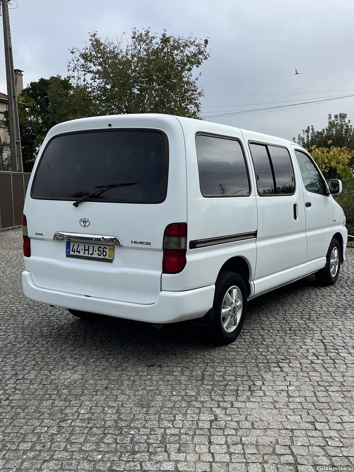Toyota HiAce Toyota HiAce 2.5 D-4D 9 Lugares  - 09 — photo 3