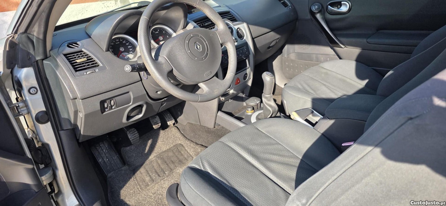 Renault Mégane 1.6 16V Dynamique — fotografia 3